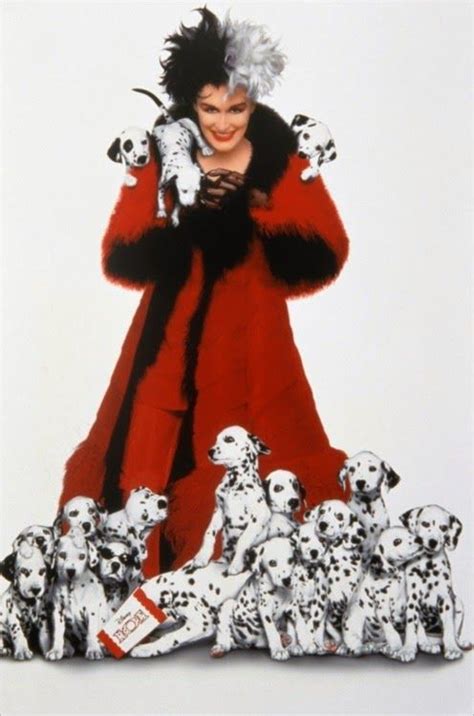 Cruella de Vill (Glenn Close) de 101 Dálmatas de 1996 | Dalmation costume, Cruella deville ...