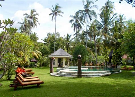 17 BEST HOTELS in LOMBOK - Luxury & Midrange Beach Resorts