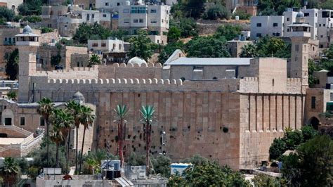 Unesco declares Hebron's Old City Palestinian World Heritage site - BBC ...