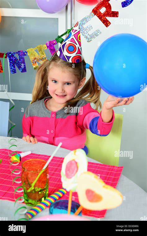 Little girl's birthday party hi-res stock photography and images - Alamy