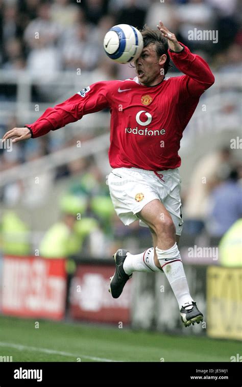 GABRIEL HEINZE MANCHESTER UNITED FC ST.JAMES PARK NEWCASTLE 28 August 2005 Stock Photo - Alamy