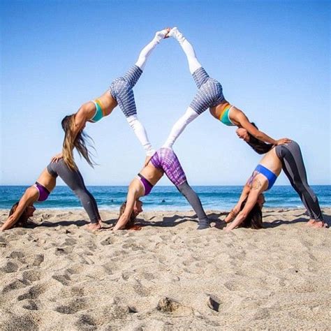 group yoga poses on beach - Google Search | Yogastillinger, Idræt, Sundhed og træning
