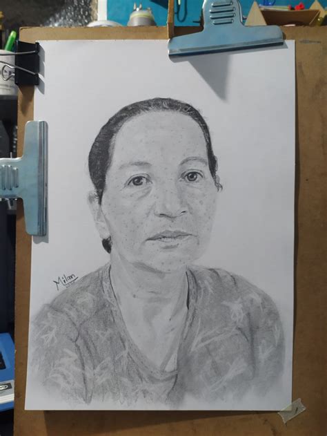 Mi Proyecto del curso: Retrato realista con lápiz de grafito (mi madre ...