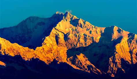 Sunrise at Kanchenjunga range of Himalaya | Himalayas, Nepal trekking, Sunrise