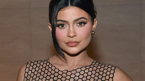 Kylie Jenner Defended Her Short Toe After Fans Made Fun of It | Teen Vogue