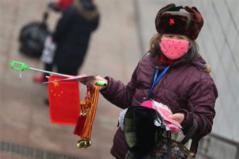 China Is Facing The Smog With Stylish Masks (22 pics)