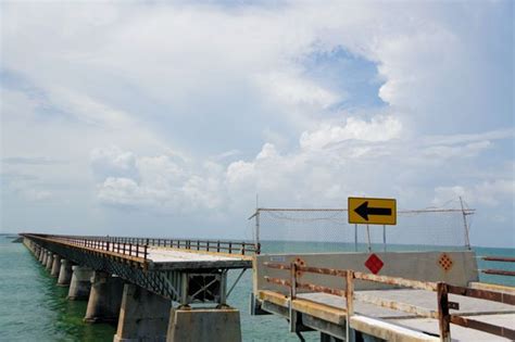 Walking The Old 7 Mile Bridge to Pigeon Key | Florida keys road trip, Bridge, Old things