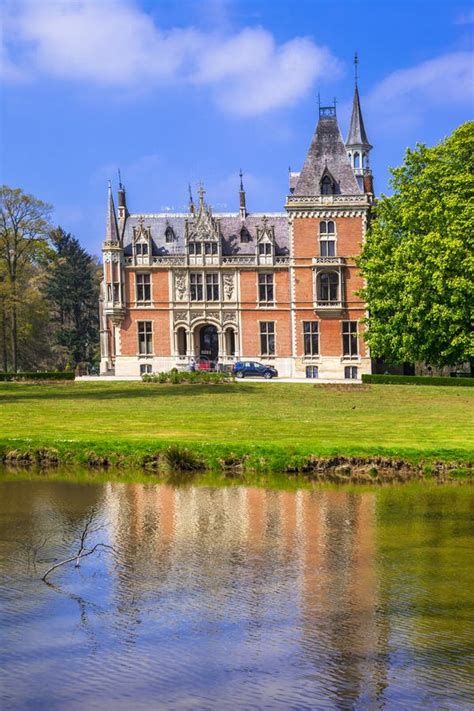 Romantische Schlösser Von Europa Poeke-Schloss in Belgien Stockfoto - Bild von flandern, fort ...