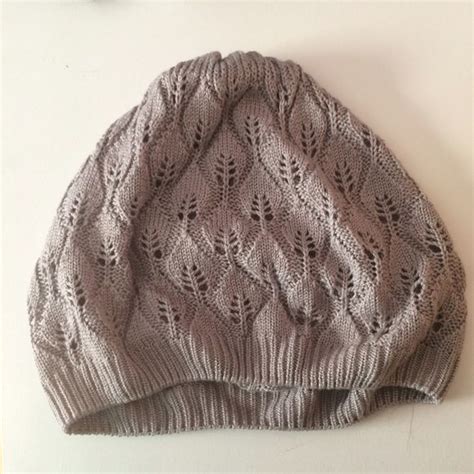 Knit gray hat | Gray knits, Hat fashion, Grey fashion