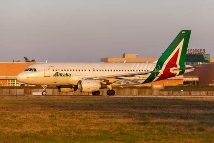 1,000 Linate airport Stock Pictures, Editorial Images and Stock Photos | Shutterstock