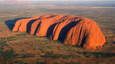 The Amazing World : Uluru (Colour Changing Mountain), Kata Tjuta ...