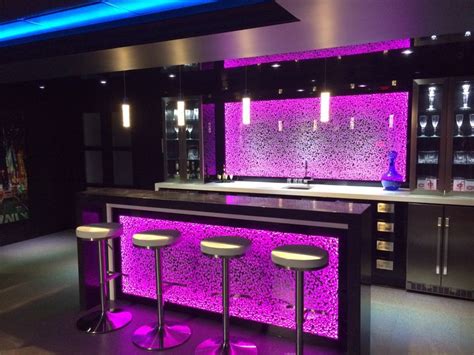 Creation dun bar et salle de billard et cinema | Bar interior design, Home bar plans, Game room bar
