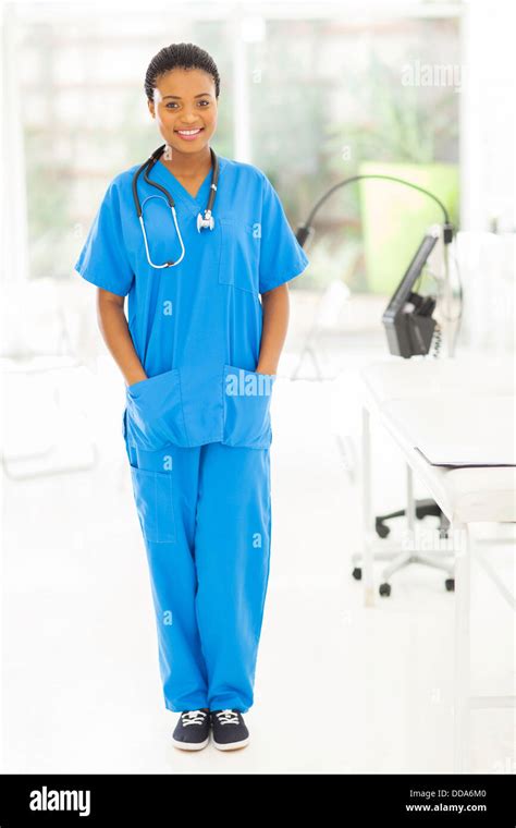 Arriba 79+ imagen modern nurse outfit - Abzlocal.mx