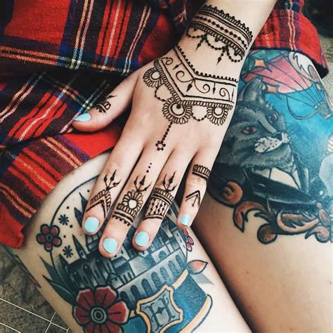 Top 73 Best Hand Tattoos for Women - [2021 Inspiration Guide]