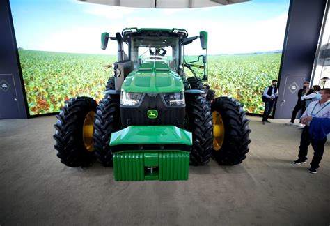 John Deere Unveils Its First Fully Autonomous Tractor | Agriculture