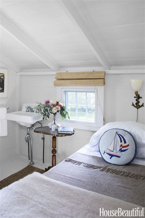 A Charming Nantucket Cottage Is the Perfect Coastal Retreat | Nantucket cottage, Cottage style ...