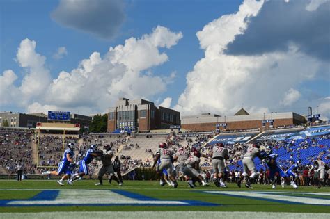 LOOK: Duke's football stadium is laughably empty at kickoff