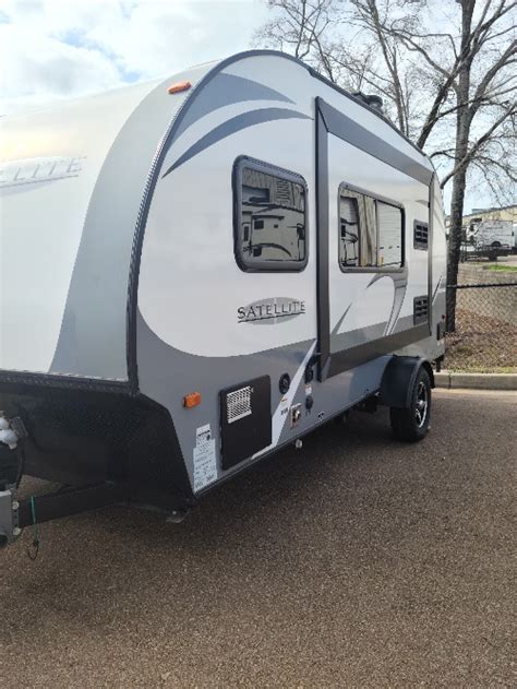 New or Used Starcraft Satellite RVs for Sale - Camping World RV Sales