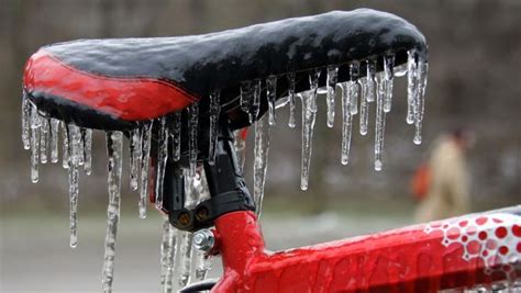 Periods of Freezing Rain with Ice Accumulation Expected