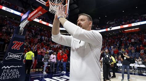 Ole Miss announces a Chris Beard contract extension - On3