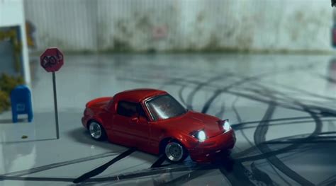 Hot Wheels Miata がヘッドライト付きの素晴らしい RC ドリフト カーになります! - JP NewsS