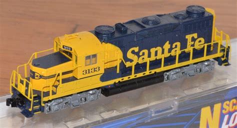 N Scale - Life-Like - 7252 - Locomotive, Diesel, EMD GP20 - Santa Fe - 3133