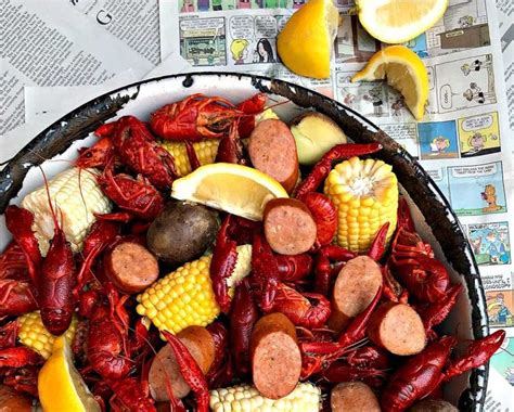 New Orleans Crawfish Boils | HostsNola | Luxury Condominiums