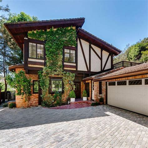 Cher's house in Beverly Hills is up for sale and it's STUNNING! | Ideal ...