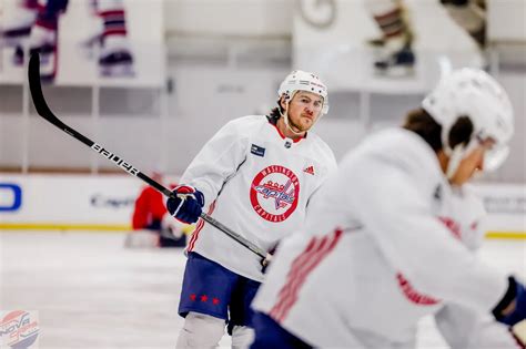 T.J. Oshie Settling In Following Injury | NoVa Caps