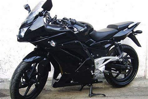 Bajaj Pulsar 220 Modified: Examples, Images, Builder's List - MOTOAUTO