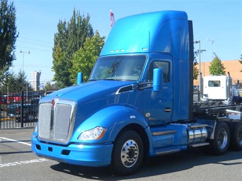 New Kenworth T680 DayCab Increases Fuel Economy - BigRigVin