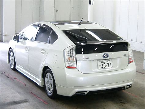 Hybrid cars @ wholesale!!!: Toyota Prius with sunroof - 1800cc - 2010 ...