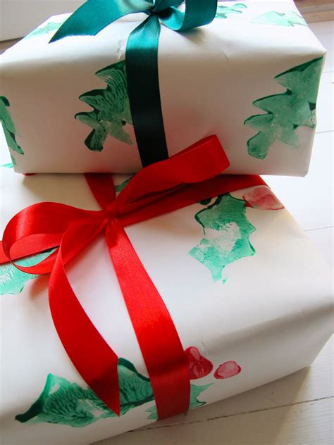 Kat This Kat That: DIY Home Made Christmas Wrapping Paper