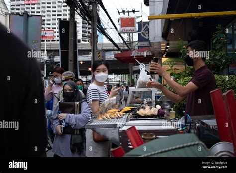 Bangkok street food market Stock Photo - Alamy