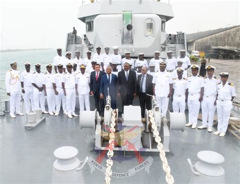 PRESIDENT UHURU KENYATTA VISIT ONBOARD KENYA NAVY SHIP JASIRI ...