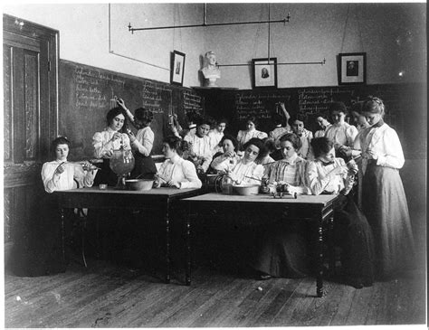 onceuponatown:Science class, 1899. - Tumblr Pics