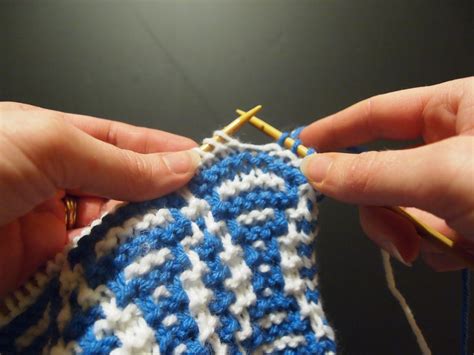 Christina Creating: Super Scarf II and Mosaic Knitting