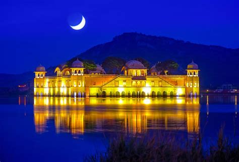 The Floating Royal Castle of Jaipur - Jal Mahal - Hikezy