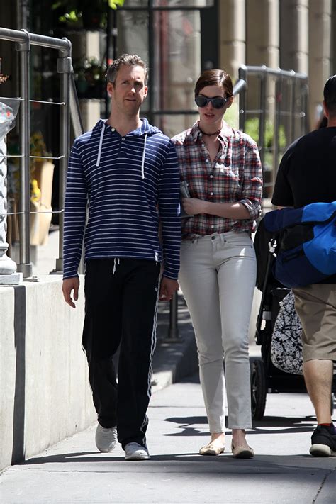 ANNE HATHAWAY and Adam Shulman Out and About in New York - HawtCelebs