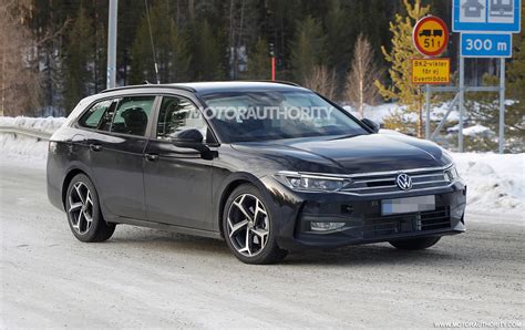 2023 Volkswagen Passat Variant spy shots - Car News Alley