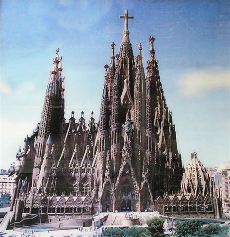 Sagrada Familia Construction Complete Expectation Image : r/worldbuilding