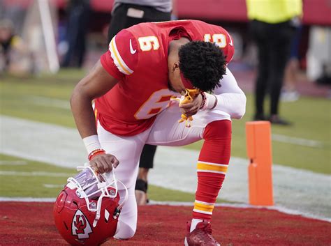 Bryan Cook leaves Chiefs vs. Colts with injury