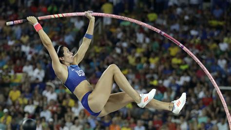 Jenn Suhr's status for Olympic pole vault final uncertain