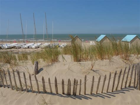 Premium Photo | Beach near oostende