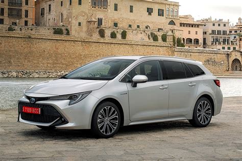 Toyota Corolla Touring Sports Review (2021) | Parkers