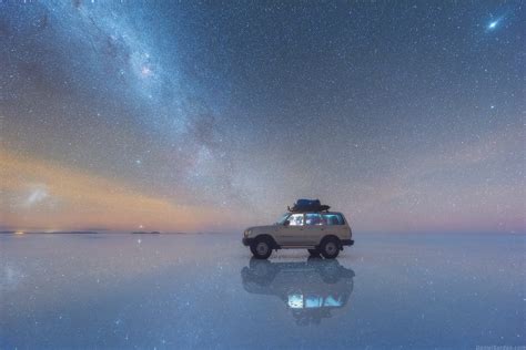 Photos Of These Bolivian Salt Flats Perfectly Reflect The Night Sky ...