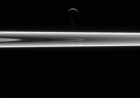 Enceladus - Mysterious Water World In Our Solar System - MessageToEagle.com