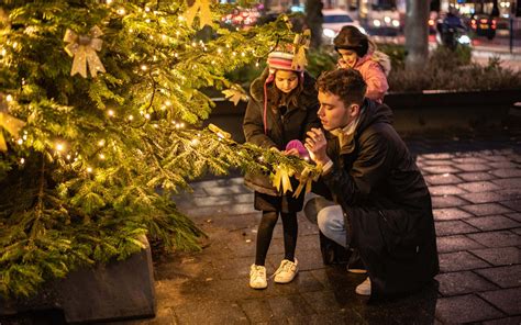 Christmas Tree Lighting Ceremony - Beethovenstraat