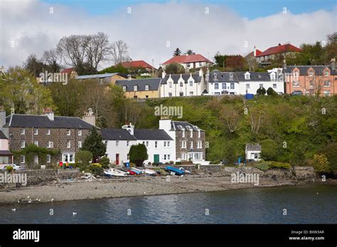 Portree harbour historic hi-res stock photography and images - Alamy