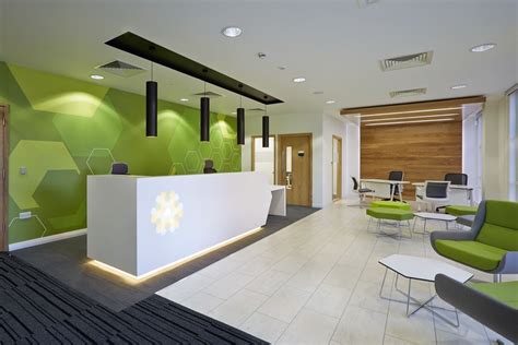 Reception area with green wall, #Area #Green #moderncorporateofficedesignreceptionareas ...